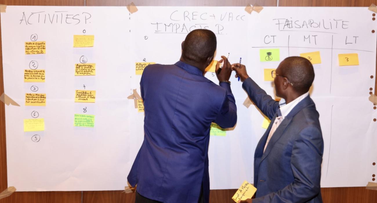 Photo de travail de groupe CREC et vaccination