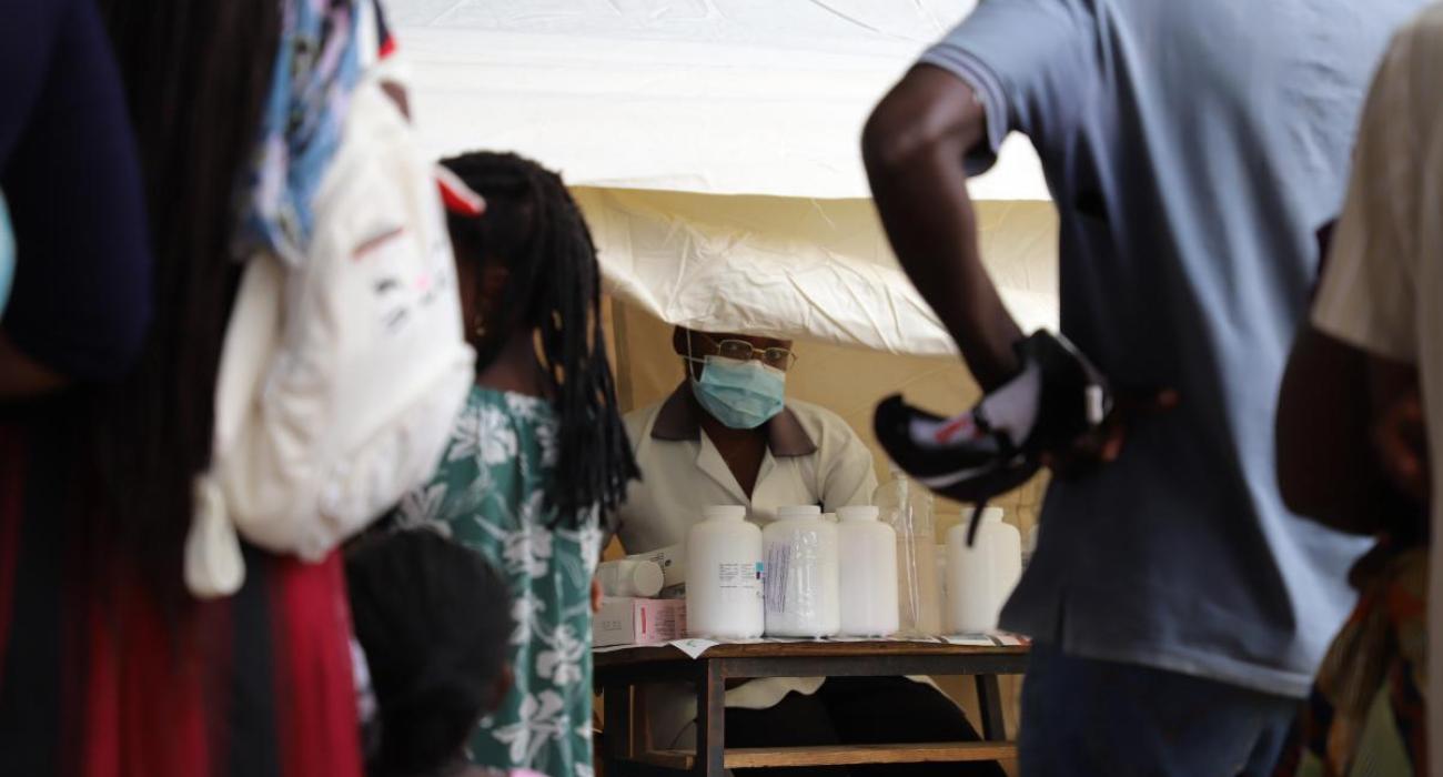 Tendas para consultas de saúde no centro de acomodação