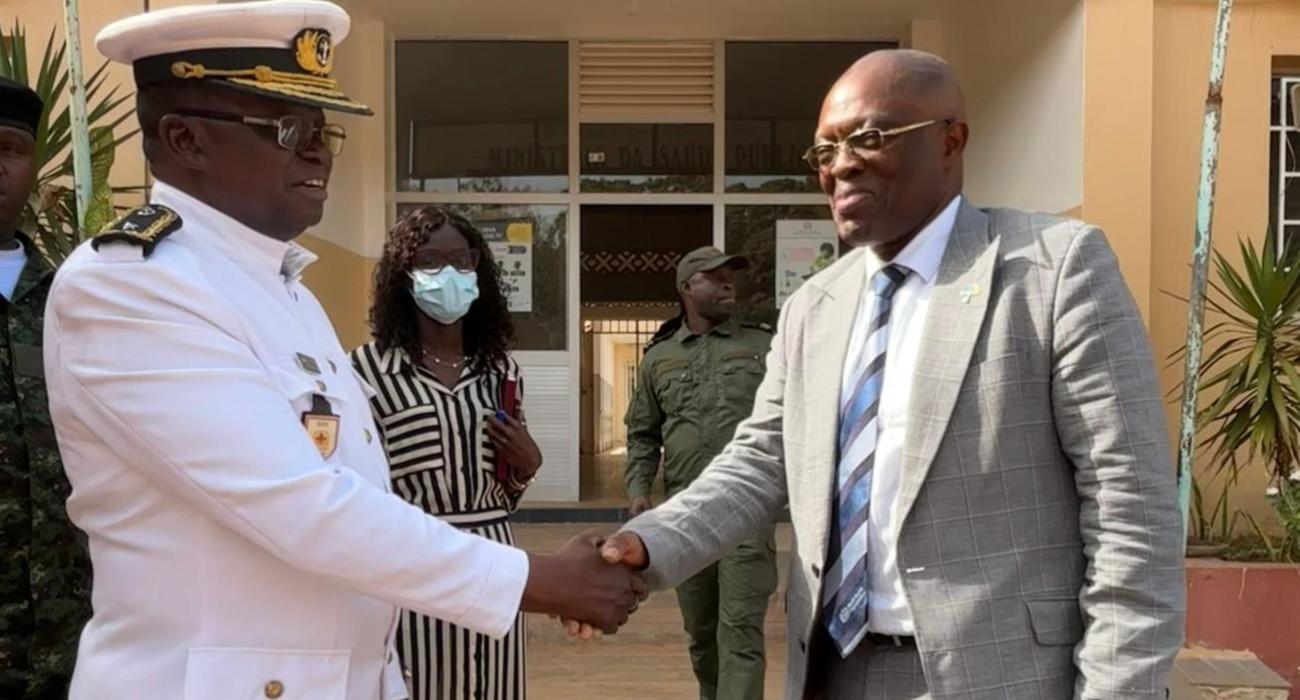 Representante Interino da OMS na Guiné-Bissau reúne-se com o Ministro da Saúde Pública para reforçar a colaboração estratégica