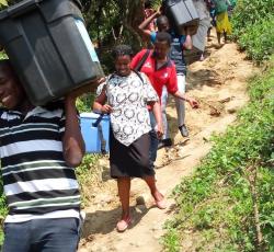 #Ebola vaccination teams deliver vaccines to in the high risk districts in Uganda 