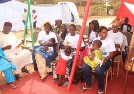 Mothers fully particpating in the MR campaign Banjul, 25 April 2016 - After intensive preparations, the Ministry of Health and Social Welfare (MoHSW) in collaboration with WHO, UNICEF and other partners has officially launched the much awaited seven-day nationwide measles –rubella vaccination, which ends on Monday, 1st May 2016. The campaign, which is integrated with vitamin A supplementation and de-worming, is the first of its kind conducted in the Gambia as echoed by WHO and