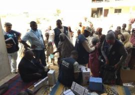 WHO’s mobile team conducting measles vaccination at Custom House camp WHO