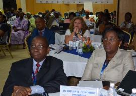 Dr Conombo-Diabaté Josephine -à droite-représentant la Ministre de la santé a ouvert les travaux de l'atelier en présence de Dr Tano-Bian Aka, représentant la Représentant de l'OMS en Côte d'Ivoire