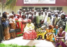 Photo de famille à la fin de la cérémonie de la Africaine de Medecine Traditionnelle