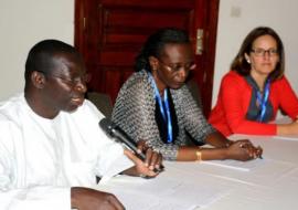 Le Directeur général de la Santé du Sénégal. A sa gauche, le Conseiller régional en Genre, Santé des femmes et Santé des personnes âgées à HPR/AFRO et le Dr Claudia Moreno de OMS/Siège