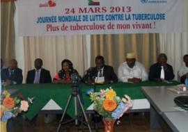 Le Dr Yao KASSANKOGNO, WR /Comores, lit le message du Directeur Régional de l’OMS pour l’Afrique à l’occasion.