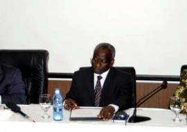 De gauche à droite, le Dr Félix Kabange Numbi, Ministre de la Santé Publique, le Dr Joseph Waogodo Caboré, Représentant de l’OMS en RDC et Mme Barbara Bentein, Représentante de l’UNICEF en RDC lors du lancement à Kinshasa de la campagne de communication en faveur les JNV 2013