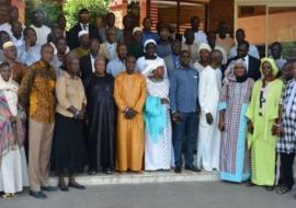 Photo de familles participants à l’atelier..jpg Message de sécurité