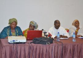 De gauche à droite La Chargée du programme PEV de routine de l’OMS, la Directrice des Immunisations du MSP, le Secrétaire Général Adjoint du MSP et la Représentante du programme PEV de l’Unicef Niger