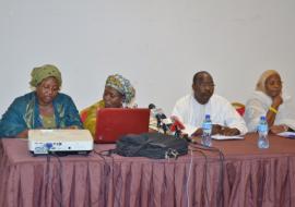 De gauche à droite La Chargée du programme PEV de routine de l’OMS, la Directrice des Immunisations du MSP, le Secrétaire Général Adjoint du MSP et la Représentante du programme PEV de l’Unicef Niger
