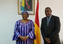 Mme La Ministre du Plan et de la Coopération internationale et le Représentant de lOMS en Guinée