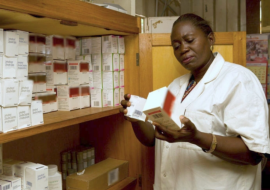 Dr.ª Moeti propõe medidas para combater produtos médicos falsos