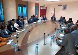 Rencontre ce jeudi à l'Immeuble du Gouvernement entre le Ministre Santé Publique et la délégation conjointe inter institutions sur le VIH et la TUB en visite en RDC. OMS/Eugene Kabambi