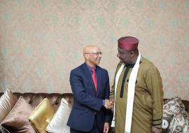 Governor Okorocha (right) receiving Dr Alemu (left) to Imo Government House