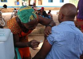 A resident of Sakure Payam being vaccinated against YF