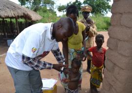 Polio vaccination in Mozambique