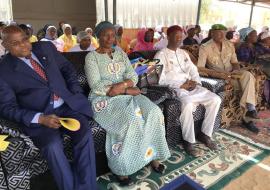 Une vue des officiels à la cérémonie avec de gauche à droite: Le Secrétaire Général du MSP, la Représentante par intérim de l’OMS, le Représentant de la 1ère Dame du Niger et le Directeur de l’hôpital général de reférence