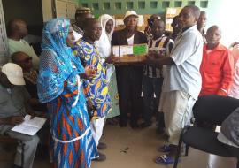 Réception des médicaments par la communauté de Koulé Réception des médicaments par la communauté de Koulé