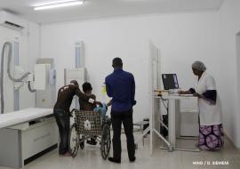 Examen médical d'un patient au CNRD, juin 2019