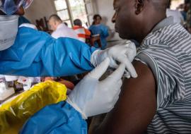WHO and the Africa Centres for Disease Control and Prevention call on countries in the region to work together on the Ebola response