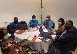 Les participants à l'atelier sur la digitalisation de paiement dans le secteur de la santé, salon Lubumbashi, Pullman, Kinshasa. OMS/Eugene Kabambi