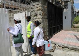 Vaccinators in Addis Ababa going house to house to administer nOPV2 vaccine to under-five children