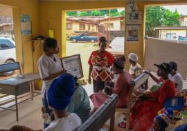 A health worker holding a FP/cervical cancer awareness talk in a clinic in Idanre , Ondo State 