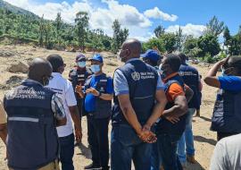 L'équipe multidisciplinaire de l'OMS se renforce à Kalehe pour répondre à la crise humanitaire causée par les inondations meurtrières
