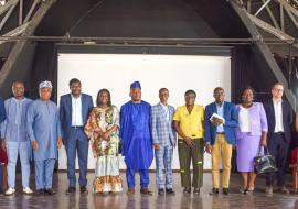 Photo de groupe des panélistes et des officiels de l’Ambassade de France près le Bénin et l’IRD au Bénin