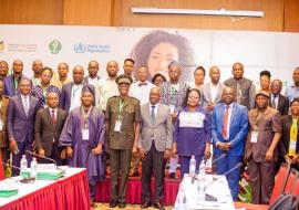 Photo de groupe des participants du Forum National sur la réglementation des produits alimentaires malsains, des boissons et du tabac