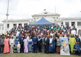 La grande famille des tradipraticiens en communion avec les politiques et le personnel de santé, le 31 août 2024, à l’esplanade du Musée national à Yaoundé. La grande famille des tradipraticiens en communion avec les politiques et le personnel de santé, le 31 août 2024, à l’esplanade du Musée national à Yaoundé.