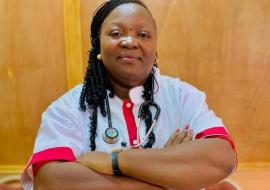 Une voix forte pour les drépanocytaires : l'engagement de Dre Gloria Damoaliga Berges au Burkina Faso 