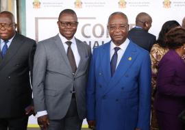Le Représentant résident de l’OMS Congo avec le Ministre de la Santé et de la Population (gauche à droite) après la clôture de la session du conseil national de la santé.