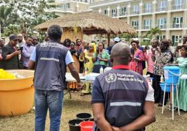 Session pratique sur la chloration d'eau animée par l'expert WASH de l'OMS