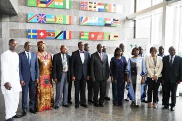 Le Premier Ministre ivoirien en compagnie du Président de la BAD, de la Directrice régionale de lOMS et des différents ministres de la santé et des Finances des pays invités