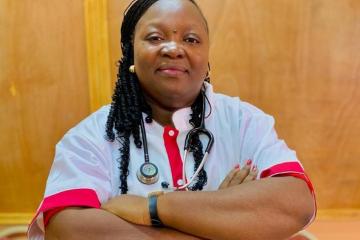 Une voix forte pour les drépanocytaires : l'engagement de Dre Gloria Damoaliga Berges au Burkina Faso 
