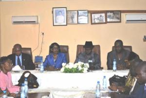 Dr Moeti, entouré du Représentant de l’OMS, du Préfet et du Maire de Kango a lancé la validation des plans opérationnels des départements sanitaires