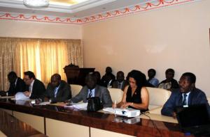 (d-g au premier plan) Mr Ndong Obiang, SG, Dr Reymond Yeni (Rotary), Mr Loukaka (CEEAC), Dr Boureima Sambo (OMS), Mr Doyer (UNICEF) . Tous se sont engagés à soutenir le PPAC dans sa mise en oeuvre