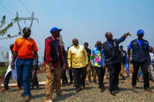 Le 2ème Vice-Président du Burundi visite les activités de préparation à la riposte contre le MVE