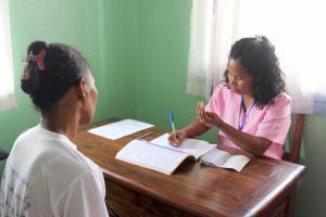 Low-tech screening expands cervical cancer diagnosis in Madagascar