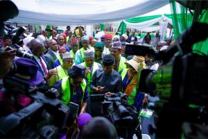 Symbolic administration of the oral polio vaccine by Vice President Prof Yemi Osinbajo.jpg