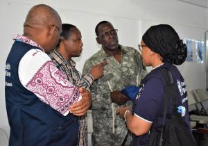 Dr DIARRA Abdoulaye, WRai et une partie de son staff sur le terrain