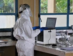 Comment les tests effectués au niveau local ont accéléré la réponse à la nouvelle épidémie d'Ebola