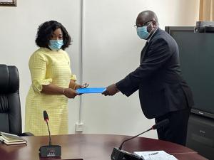 Dr Kasolo presenting his letter of credence to the Hon Minister for Foreign Affairs, Hon Shirley Ayorkor Botchway