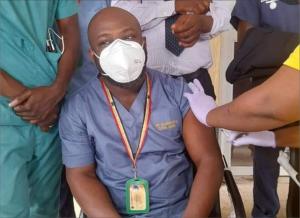 Dr Olagunoye Ajibola, the first frontline health worker in Osun state to receive Oxford_AstraZeneca vaccine..