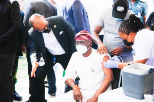 Governor Babajide Sanwo-Olu receiving the Astrazenca vaccine in Lagos today.