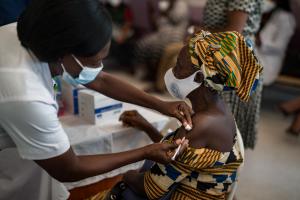 Africa’s COVID-19 vaccination gains pace, nearly 7 million doses given