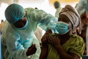 Por dentro dos centros “exemplares” de vacinação contra a COVID-19 em Angola