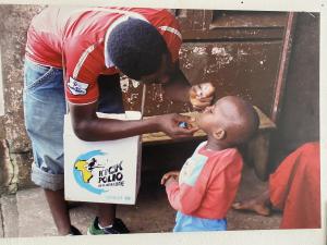 Immunizing children in Sierra Leone against polio