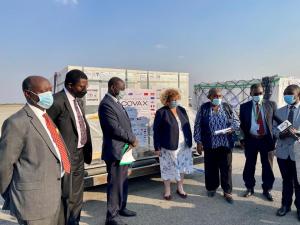 Zimbabwe receives nearly one million COVID-19 vaccine doses from COVAX